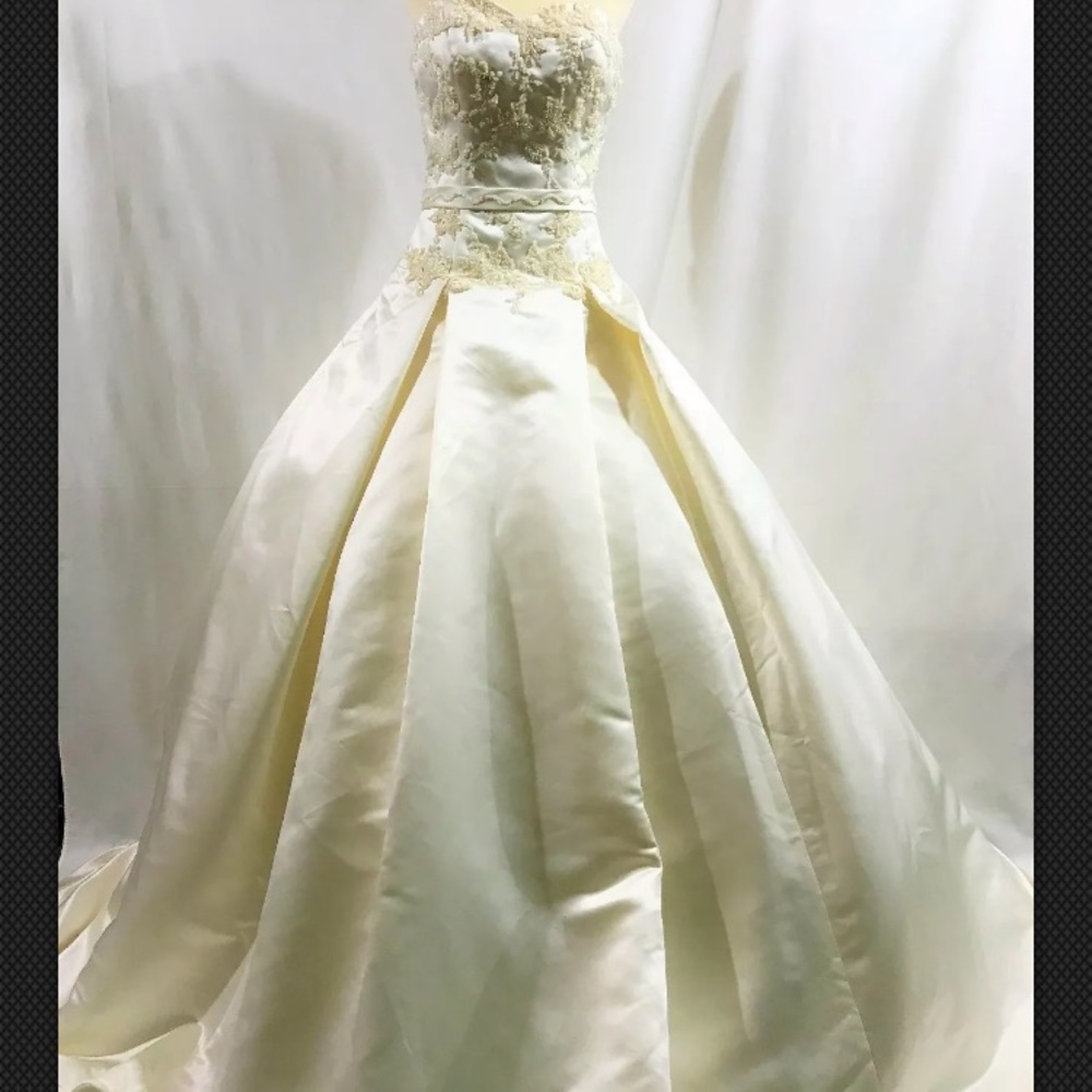 Kirstie Kelly Off White Wedding Gown NWT